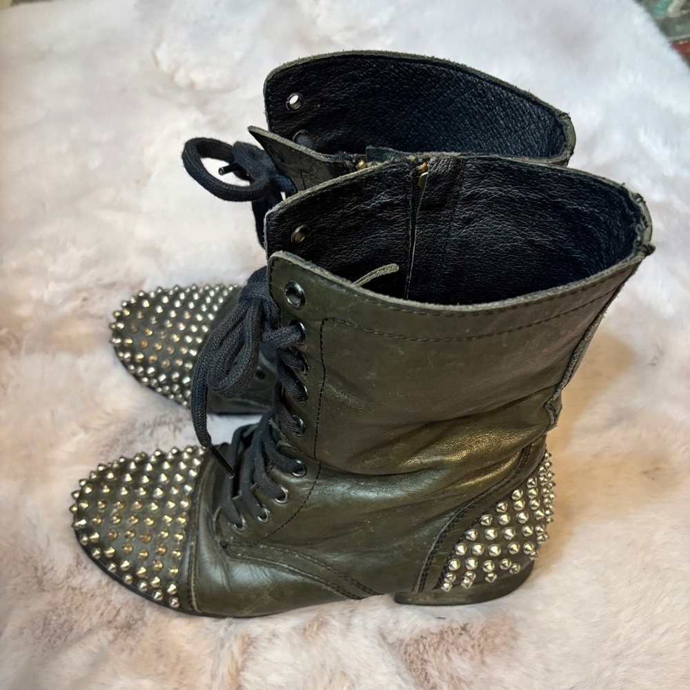 Steve Madden  Studded Combat Boots Olive Green Sz 9.5